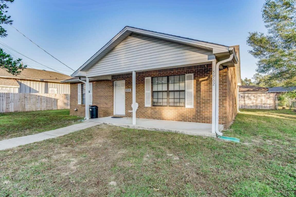 Brilliant In Bellview-Back Unit-- Mins To Nas Pensacola, Beach, Shopping Ngoại thất bức ảnh