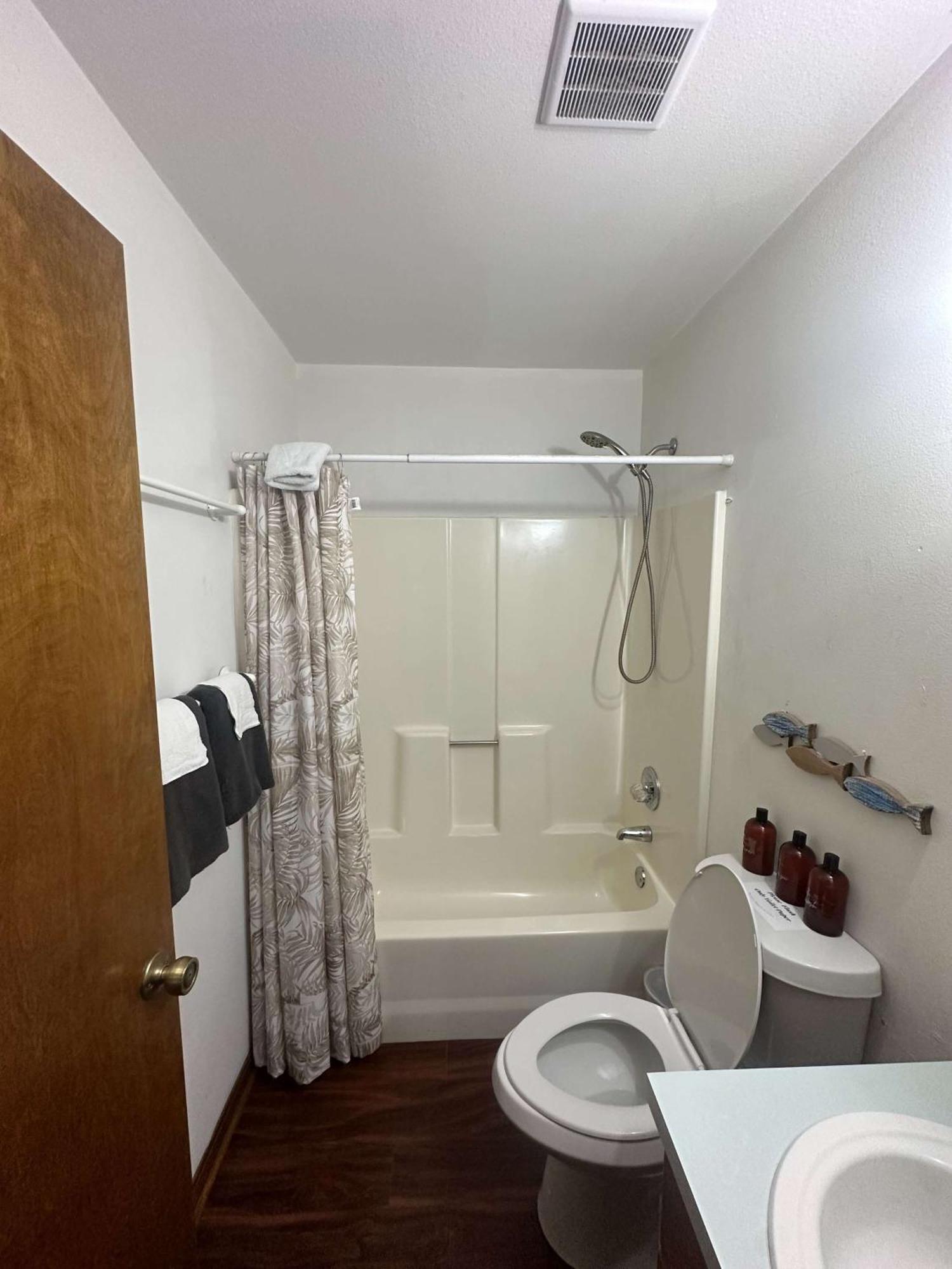 Brilliant In Bellview-Back Unit-- Mins To Nas Pensacola, Beach, Shopping Ngoại thất bức ảnh