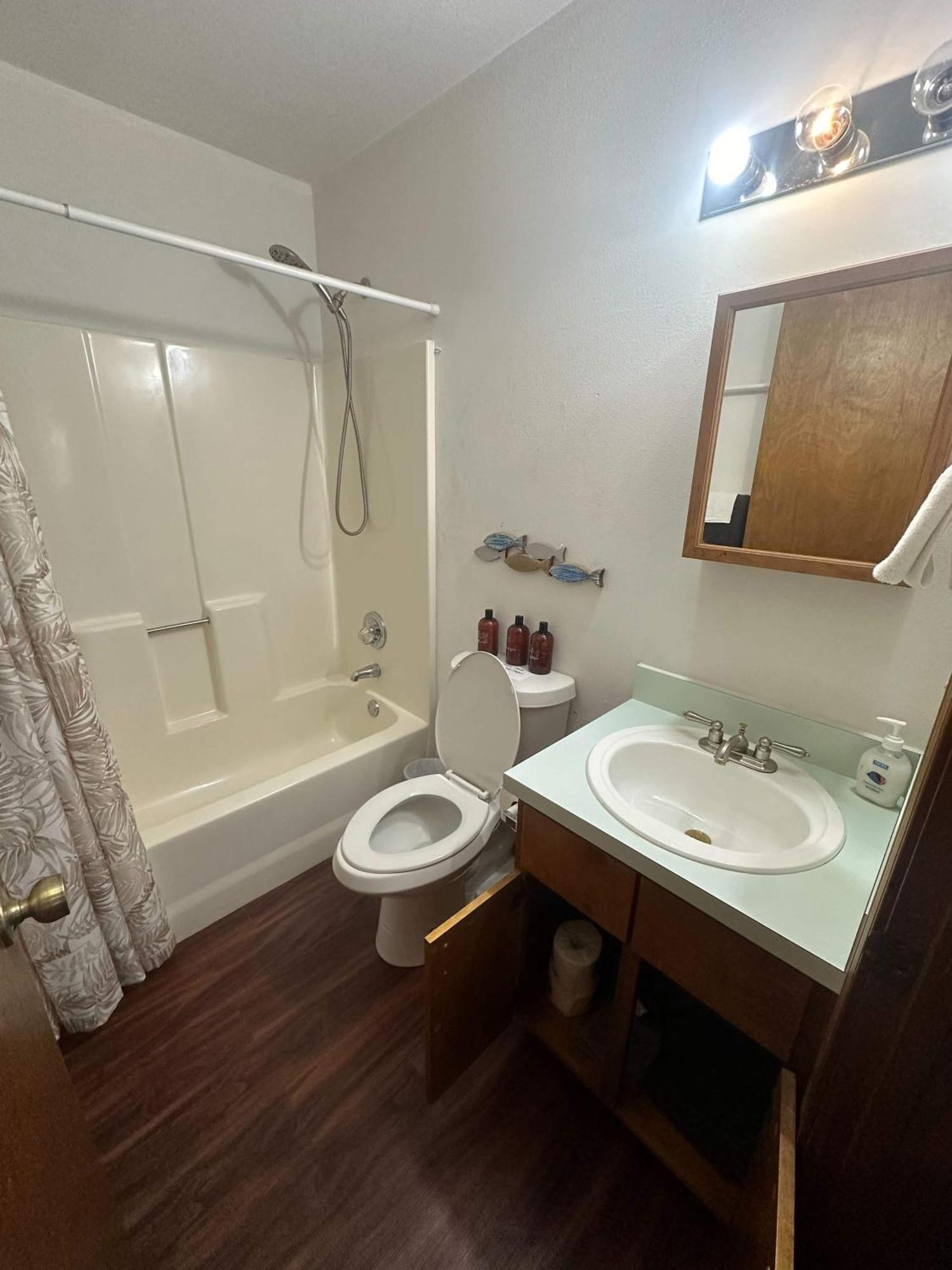 Brilliant In Bellview-Back Unit-- Mins To Nas Pensacola, Beach, Shopping Ngoại thất bức ảnh